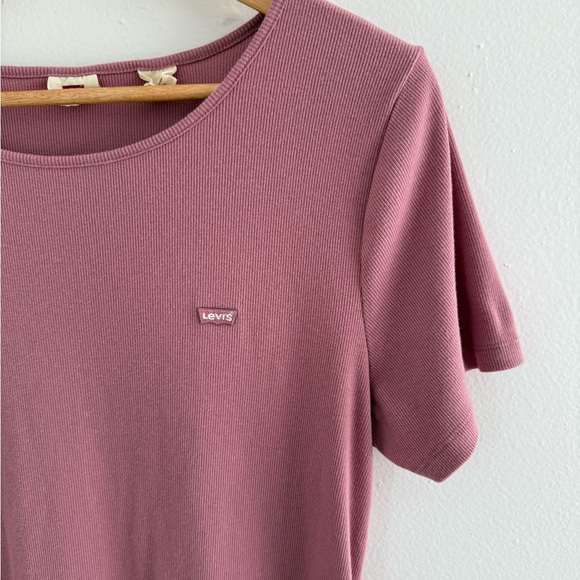 Levi’s Ribbed Fitted Logo Tee XXL – Mauve Short Sleeve Stretch Top - Picture 2 of 4